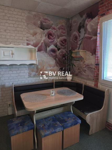 BV REAL Na predaj 2 izbový byt, 2 balkóny, Handlová FM2395