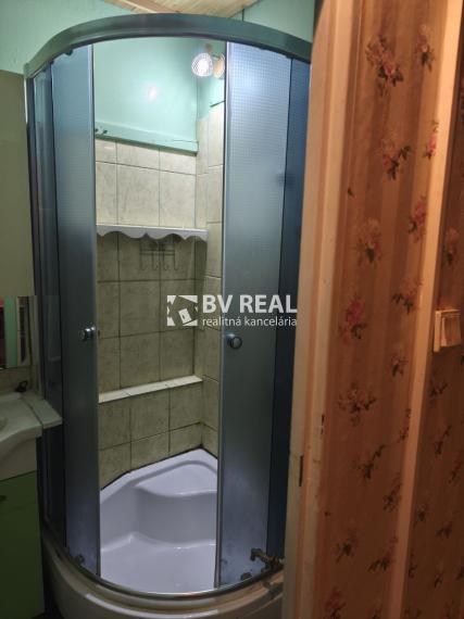 BV REAL Na predaj 2 izbový byt, 2 balkóny, Handlová FM2395