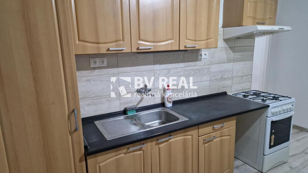 BV REAL Na prenájom 2 izbový byt Prievidza FM2728
