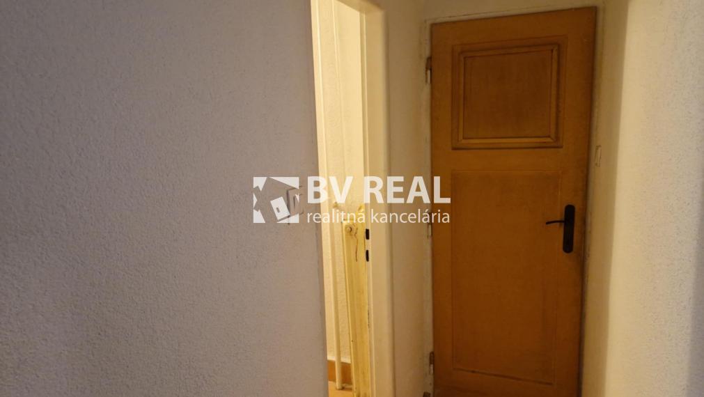 BV REAL Na prenájom 2 izbový byt Prievidza FM2728