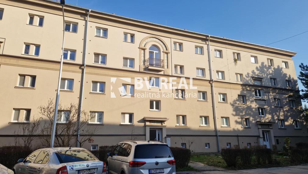 BV REAL Na prenájom 2 izbový byt Prievidza FM2728