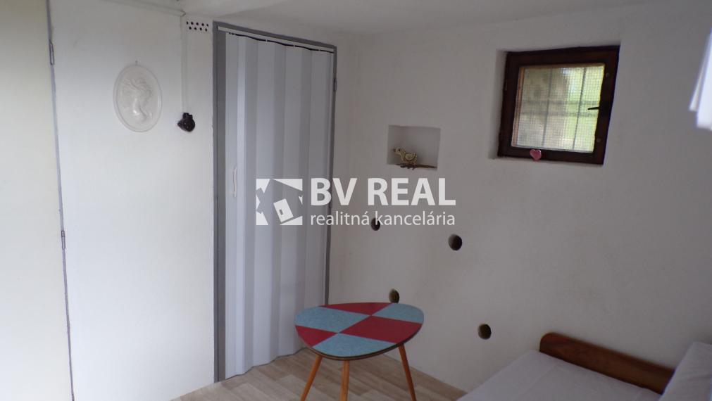BV REAL Na prenájom aj odkup chata a záhrada Brodzany FM1905