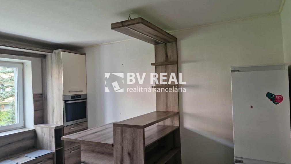 BV REAL Na predaj 2 izbový byt 54 m2 Žiar nad Hronom FM2242