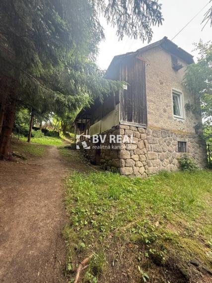 BV REAL na predaj rodinný dom Handlová FM2186