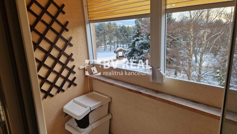 BV REAL Na predaj prerobený 3 izbový byt Prievidza FM2382