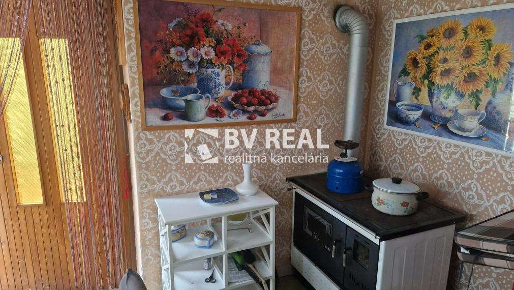 BV REAL murovaná chata so záhradou Prievidza FM2434