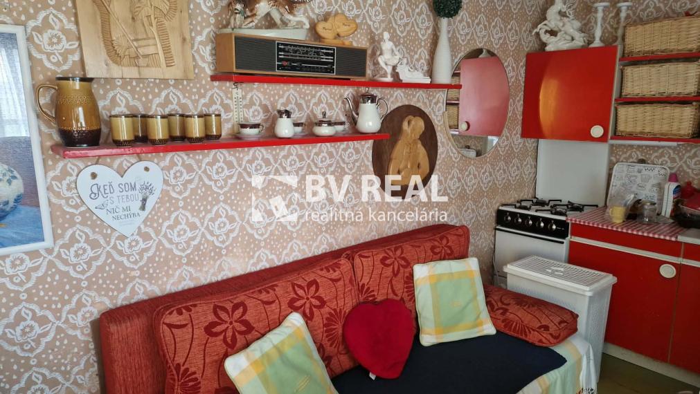 BV REAL murovaná chata so záhradou Prievidza FM2434