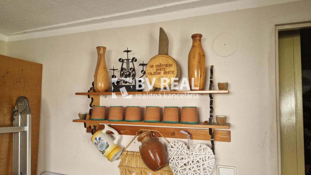 BV REAL murovaná chata so záhradou Prievidza FM2434