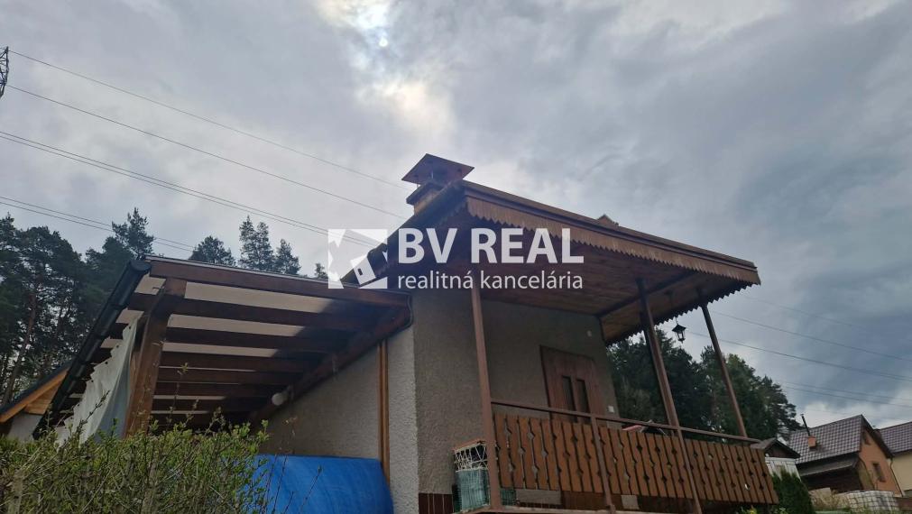BV REAL murovaná chata so záhradou Prievidza FM2434