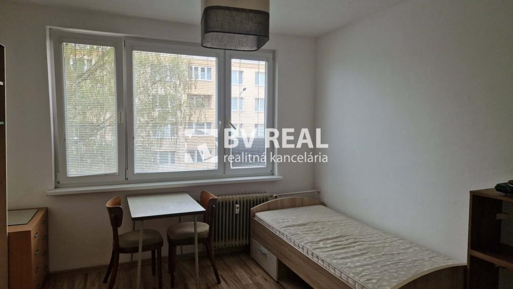BV REAL Na prenájom zariadená garsónka Prievidza FM2245