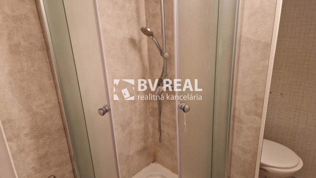 BV REAL Na prenájom zariadená garsónka Prievidza FM2245