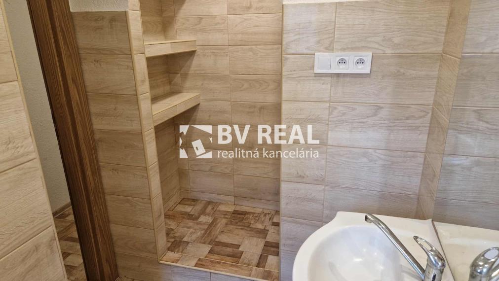 BV REAL Na predaj 2 izbový byt Handlová FM2291