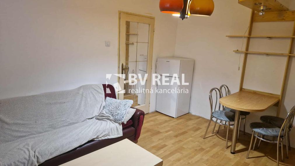 BV REAL Na predaj 2 izbový byt mesto Nováky FM2333