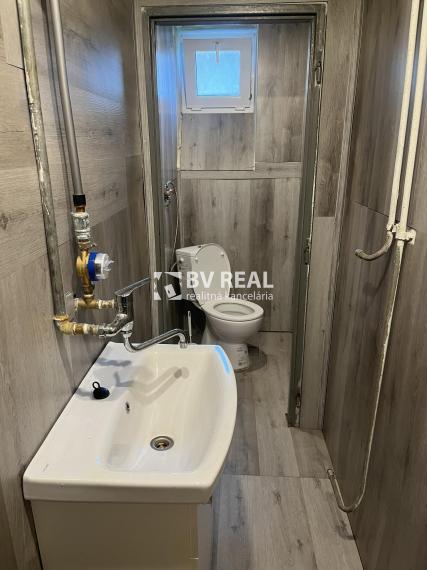 BV REAL Na prenájom komerčný priestor Handlová FM1827