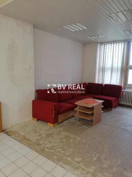 BV REAL na predaj 4 izbový apartmán Žiar nad Hronom FM7375