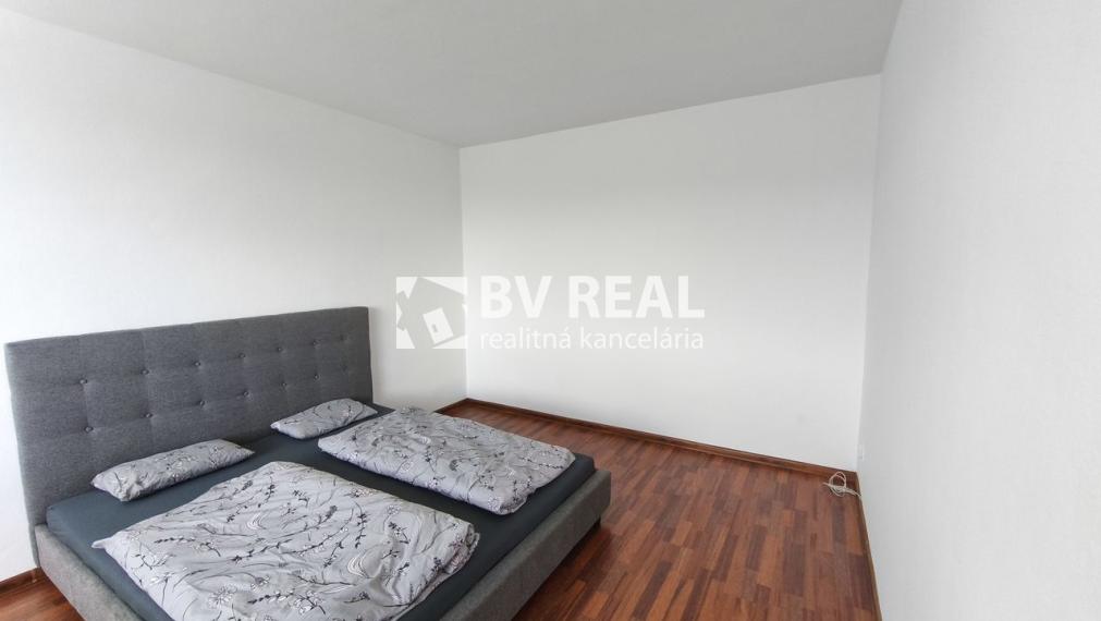 BV REAL prenájom 1 izbový byt 39 m2 Prievidza Jesenského BV6002