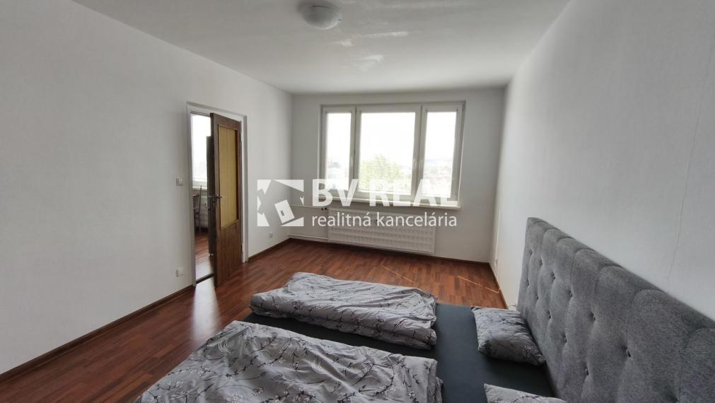 BV REAL prenájom 1 izbový byt 39 m2 Prievidza Jesenského BV6002