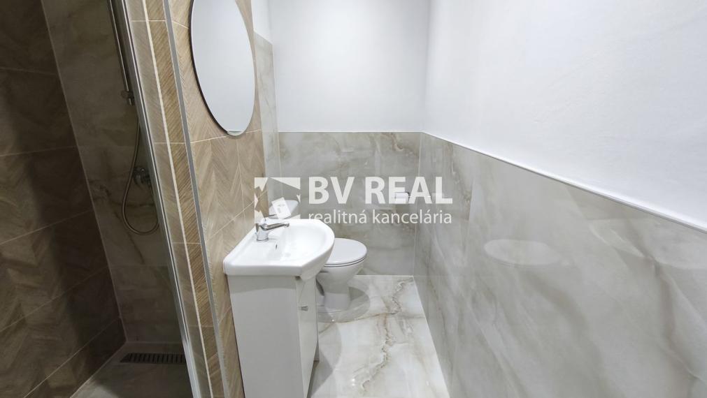 BV REAL prenájom 1 izbový byt 39 m2 Prievidza Jesenského BV6002