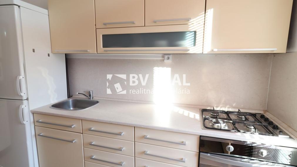 BV REAL prenájom 2 izbový byt 50 m2 Prievidza Zapotočky BV6003