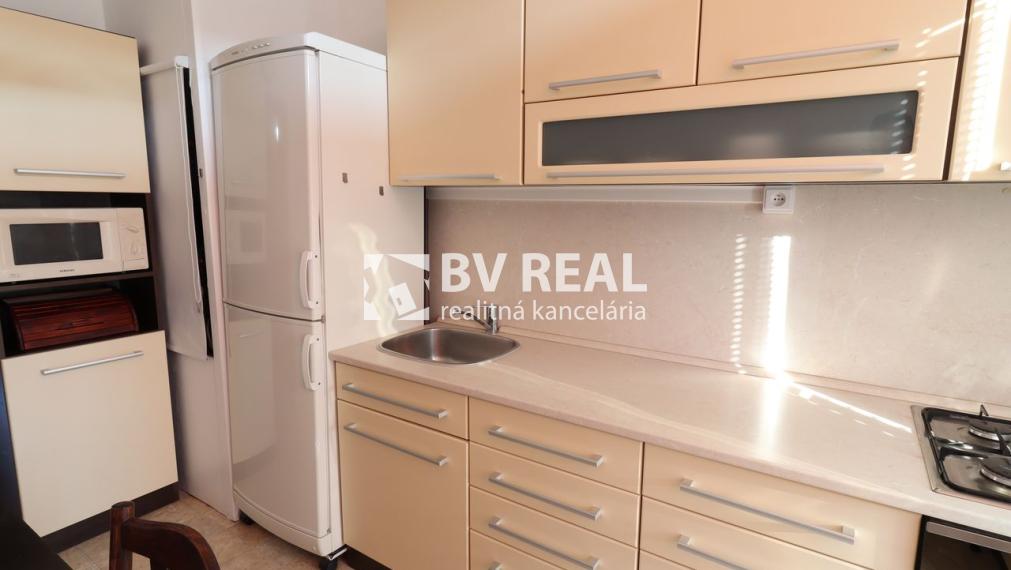BV REAL prenájom 2 izbový byt 50 m2 Prievidza Zapotočky BV6003