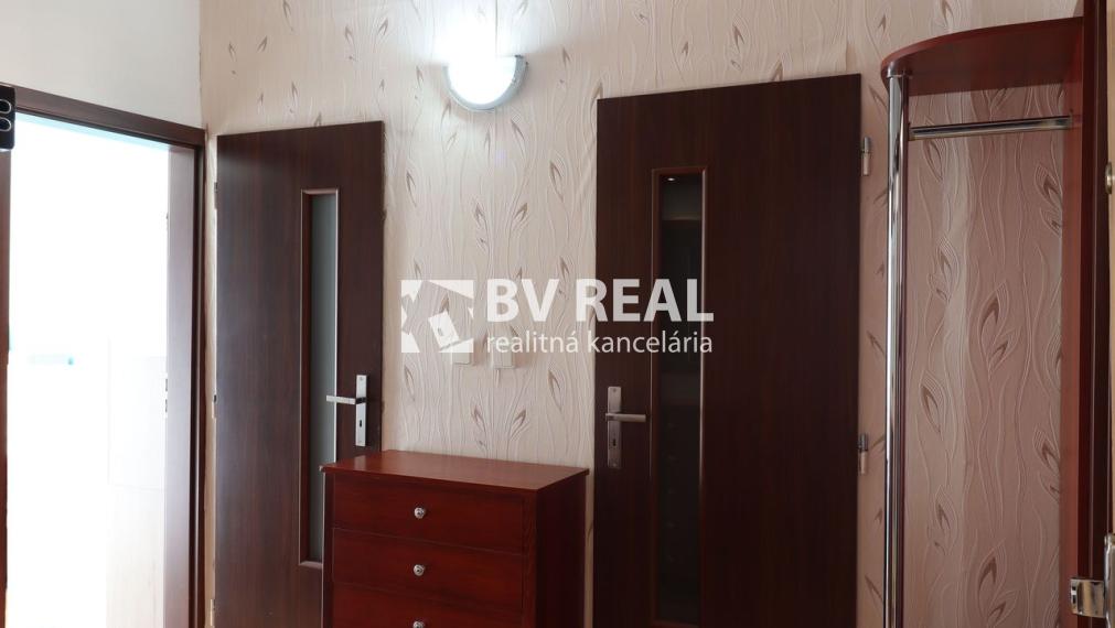 BV REAL prenájom 2 izbový byt 50 m2 Prievidza Zapotočky BV6003