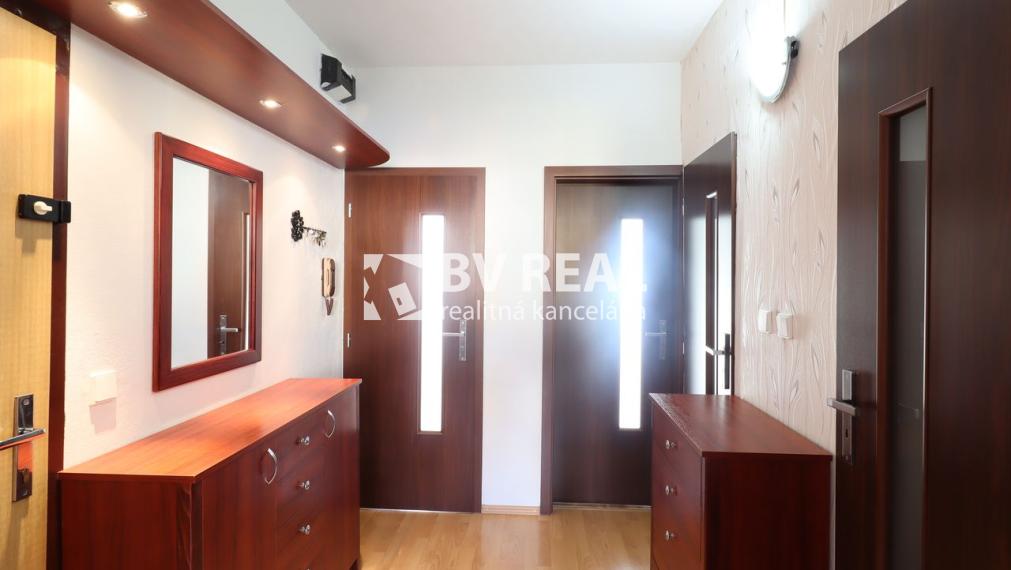 BV REAL prenájom 2 izbový byt 50 m2 Prievidza Zapotočky BV6003