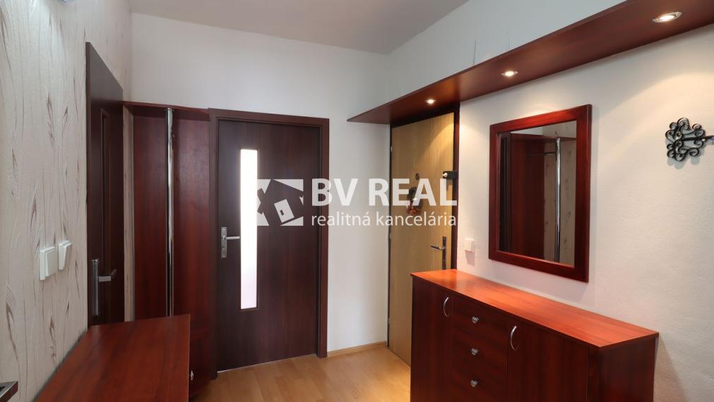BV REAL prenájom 2 izbový byt 50 m2 Prievidza Zapotočky BV6003