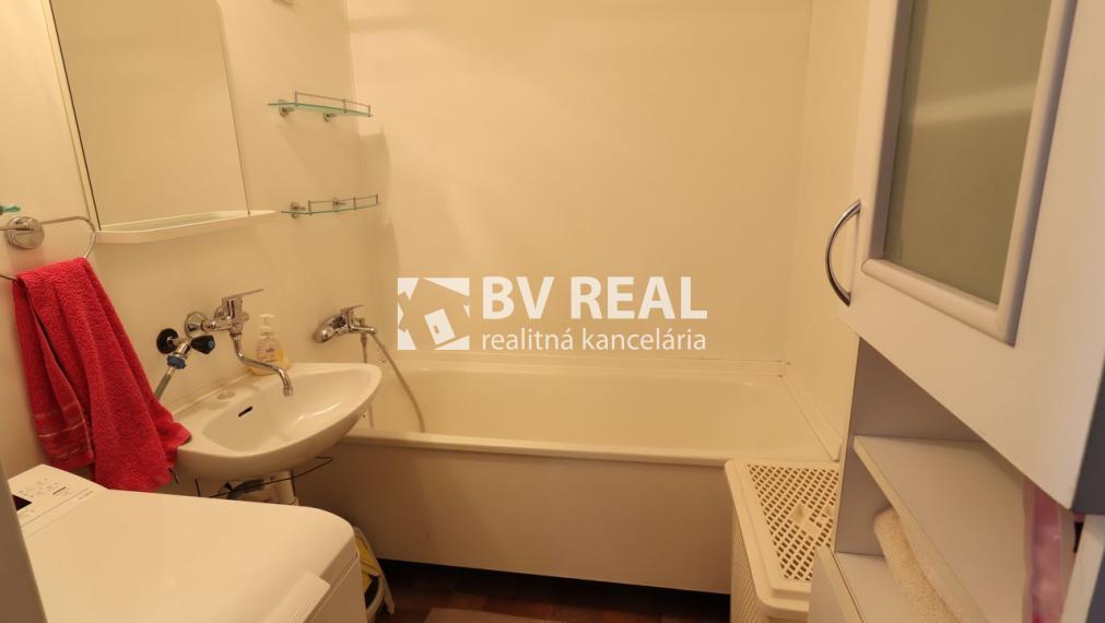 BV REAL prenájom 2 izbový byt 50 m2 Prievidza Zapotočky BV6003