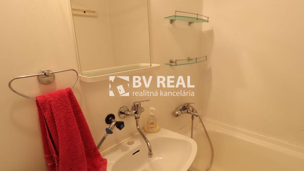 BV REAL prenájom 2 izbový byt 50 m2 Prievidza Zapotočky BV6003