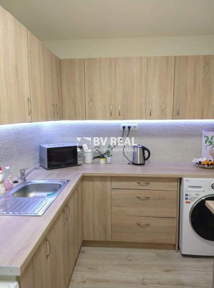 BV REAL Na predaj prerobený 3 izbový byt Handlová FM2441