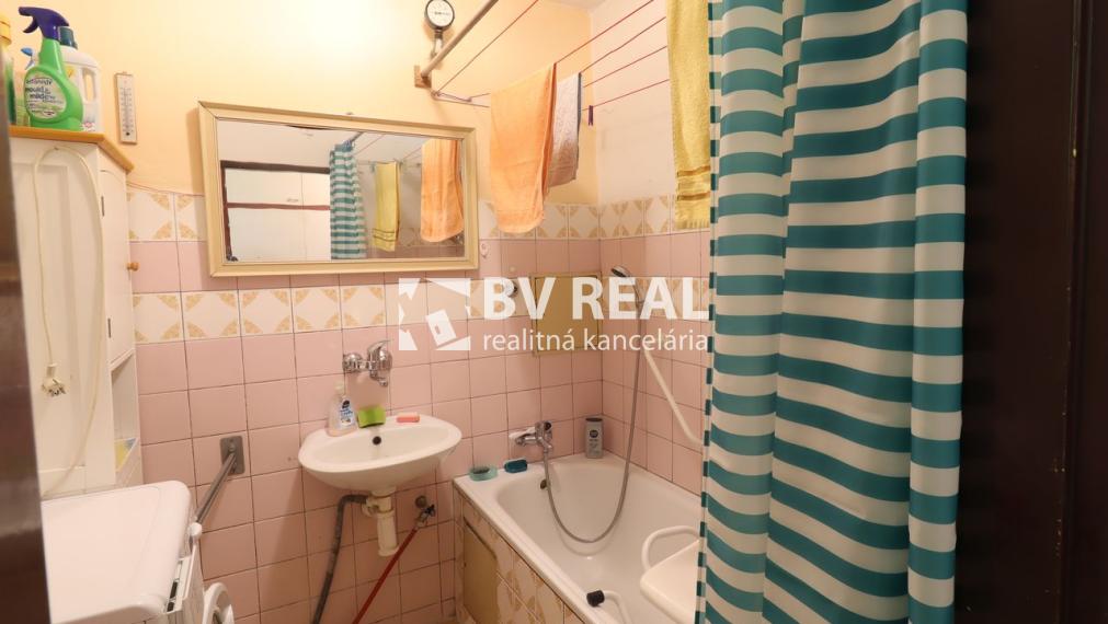 BV REAL na predaj 3 izbový byt 71 m2 Nováky BV5007