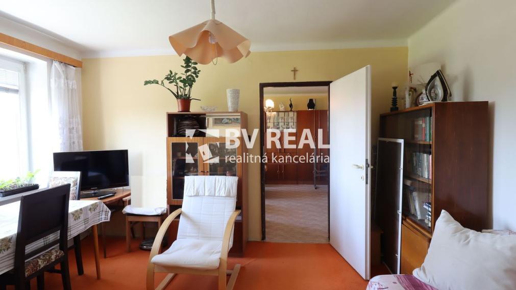 BV REAL na predaj 3 izbový byt 71 m2 Nováky BV5007