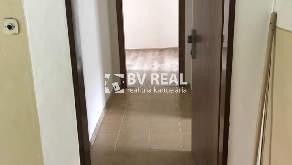 BV REAL Na predaj 2 izbový byt Handlová FM2410