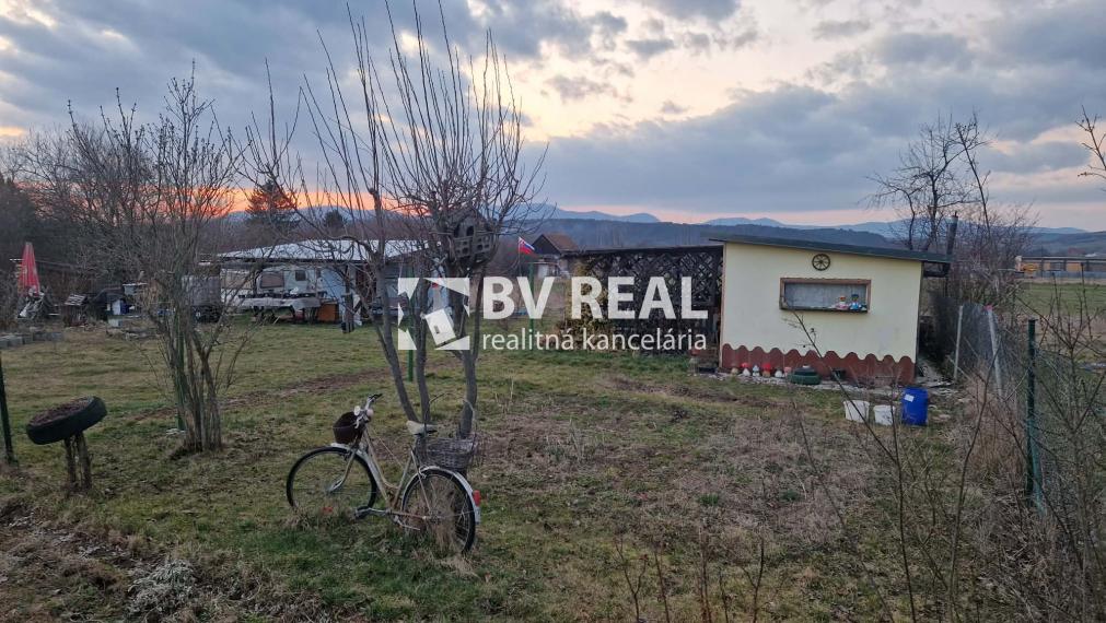 BV REAL Na prenájom pozemok s chatkou obec Koš okres Prievidza FM2445
