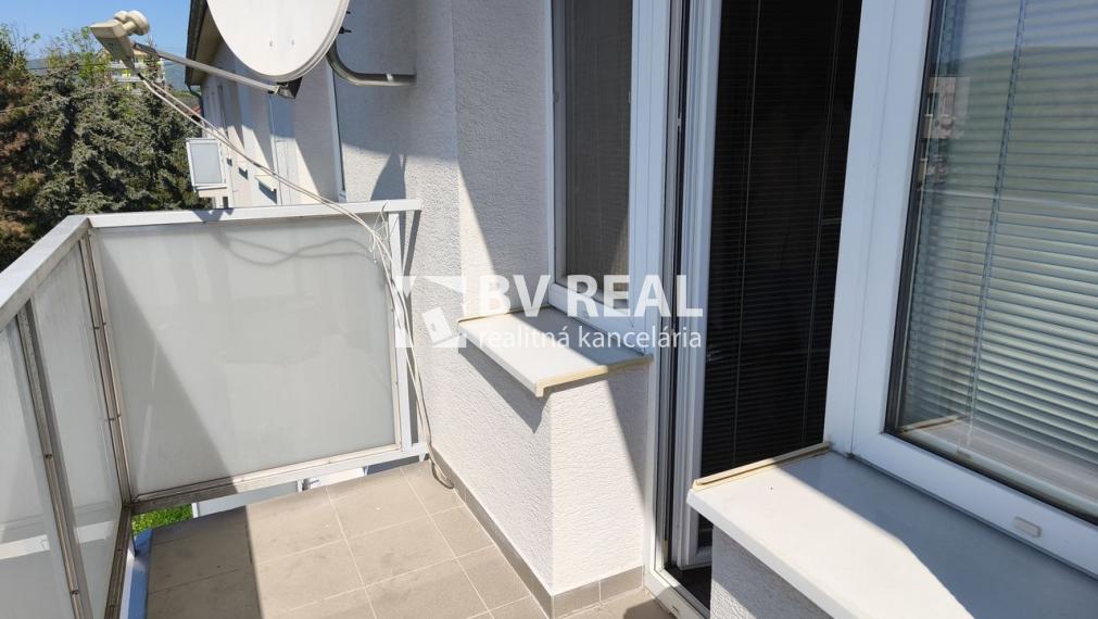 BV REAL na predaj 3 izbový byt 71 m2 Nováky BV5007