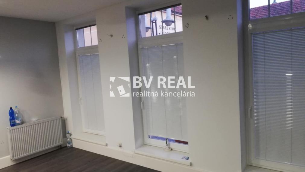 BV REAL Na prenájom obchodný priestor 97 m2 Bojnice FM2451