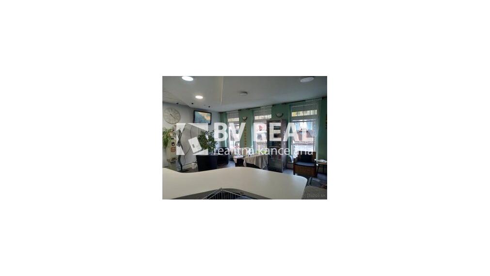 BV REAL Na prenájom obchodný priestor 97 m2 Bojnice FM2451