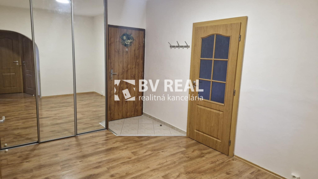 BV REAL Na prenájom 4 izbový byt Handlová FM2416