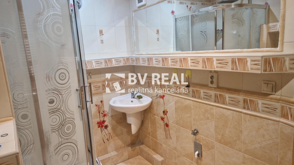 BV REAL Na prenájom 4 izbový byt Handlová FM2416
