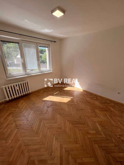 BV REAL Na predaj 3 izbový byt Handlová FM2453