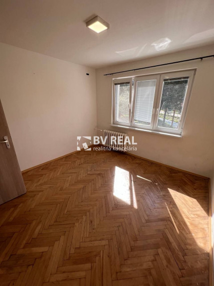 BV REAL Na predaj 3 izbový byt Handlová FM2453