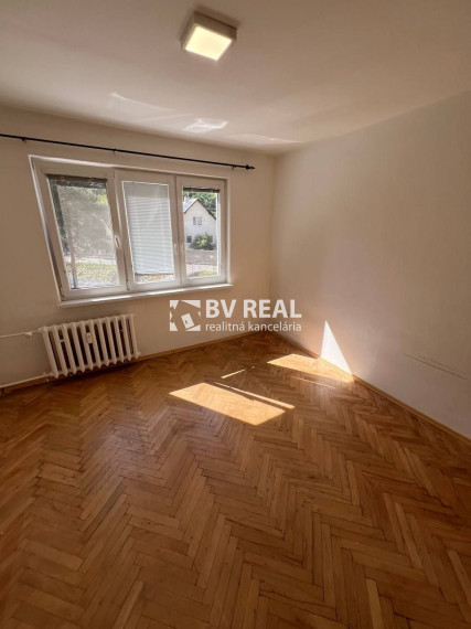 BV REAL Na predaj 3 izbový byt Handlová FM2453