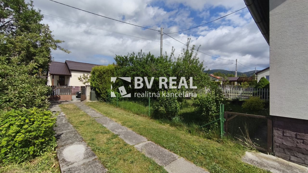 BV REAL Na predaj rodinný dom Lehota pod Vtáčnikom BV6001