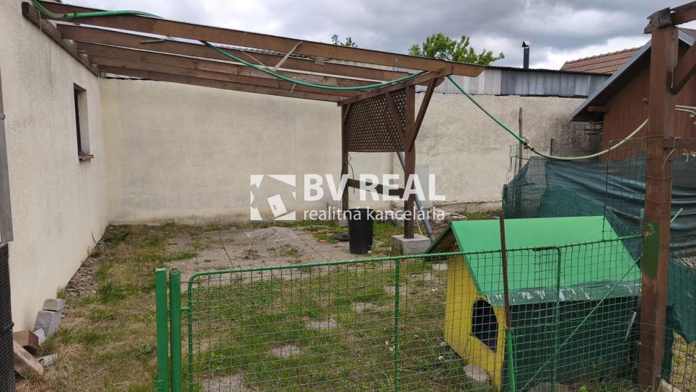 BV REAL Na predaj rodinný dom Lehota pod Vtáčnikom BV6001