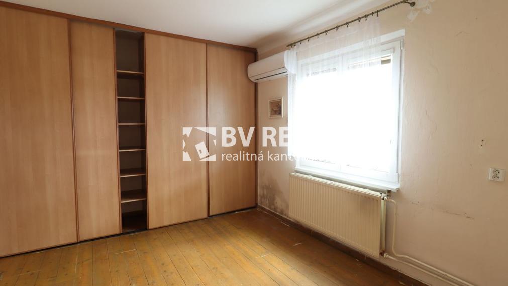 BV REAL Na predaj rodinný dom Lehota pod Vtáčnikom BV6001