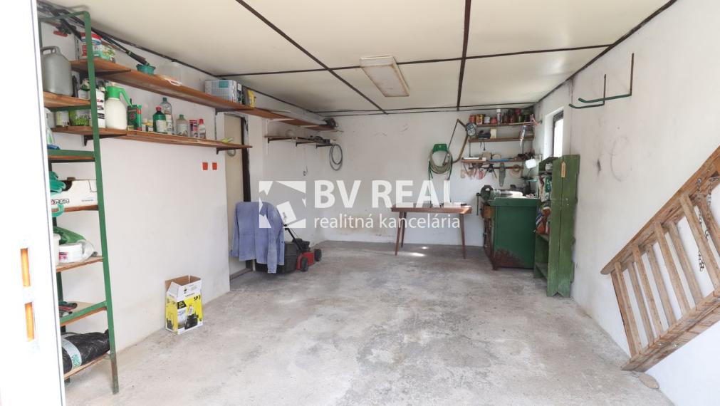 BV REAL Na predaj rodinný dom Lehota pod Vtáčnikom BV6001