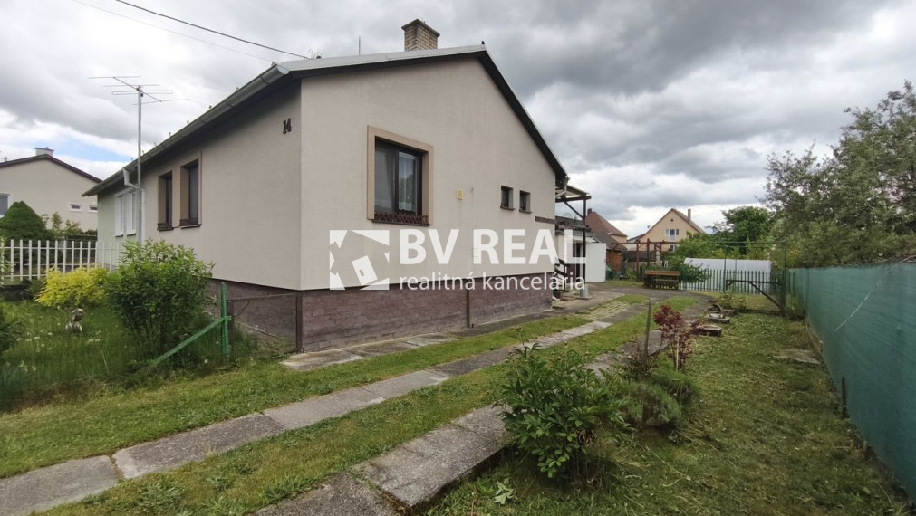 BV REAL Na predaj rodinný dom Lehota pod Vtáčnikom BV6001