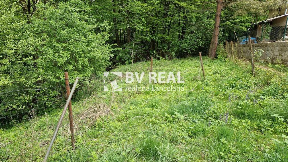 BV REAL Na predaj záhrada 348 m2 Handlová FM1954
