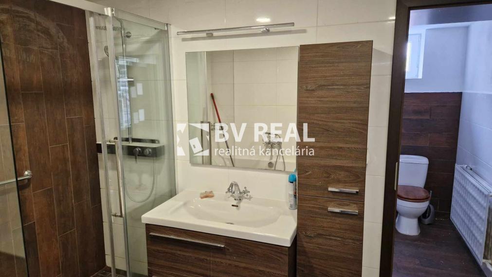 BV REAL Na predaj rodinný dom Prievidza FM2143