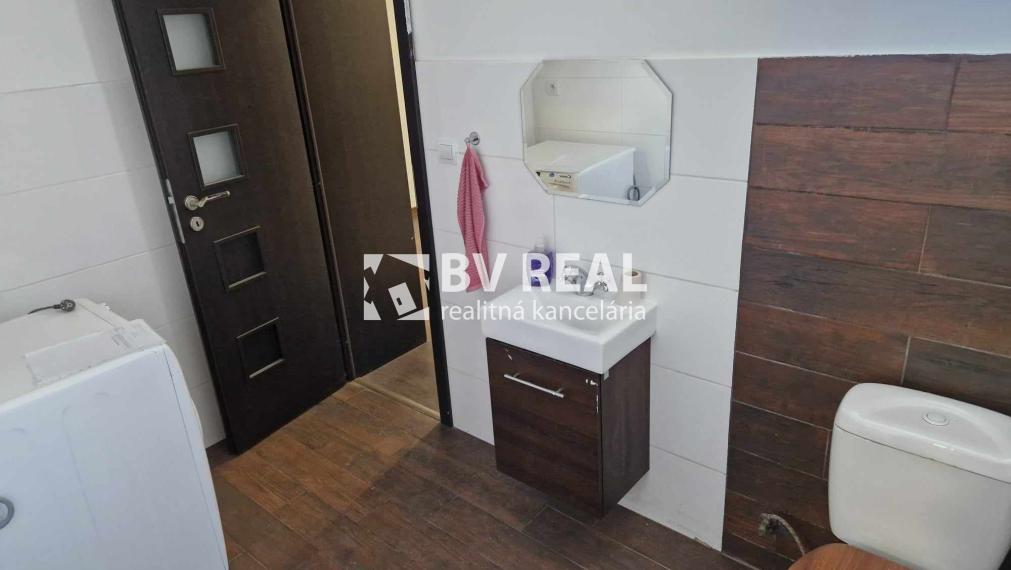 BV REAL Na predaj rodinný dom Prievidza FM2143